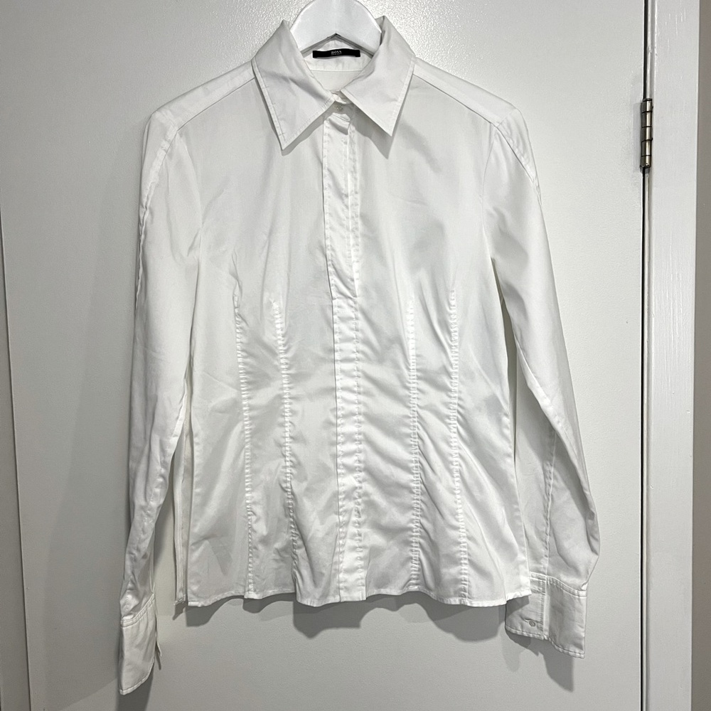 HUGO BOSS White slim-fit blouse. Invisible side zip - size 6-8 - LIKE NEW